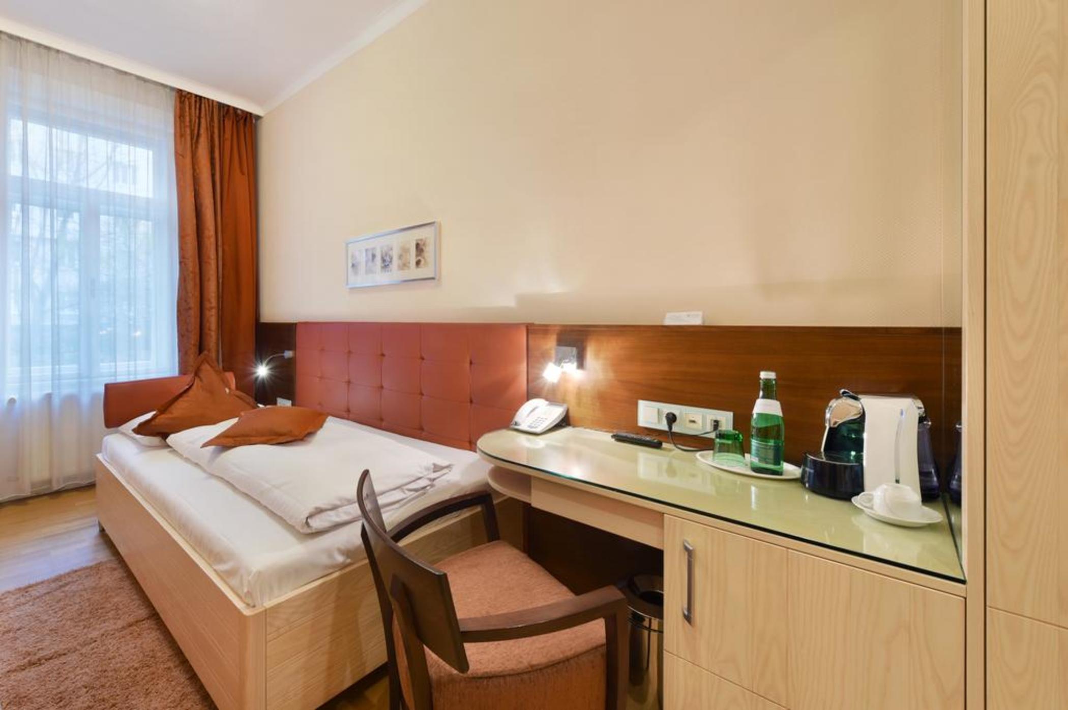 Hotel Pension Baronesse Vienna Exterior photo