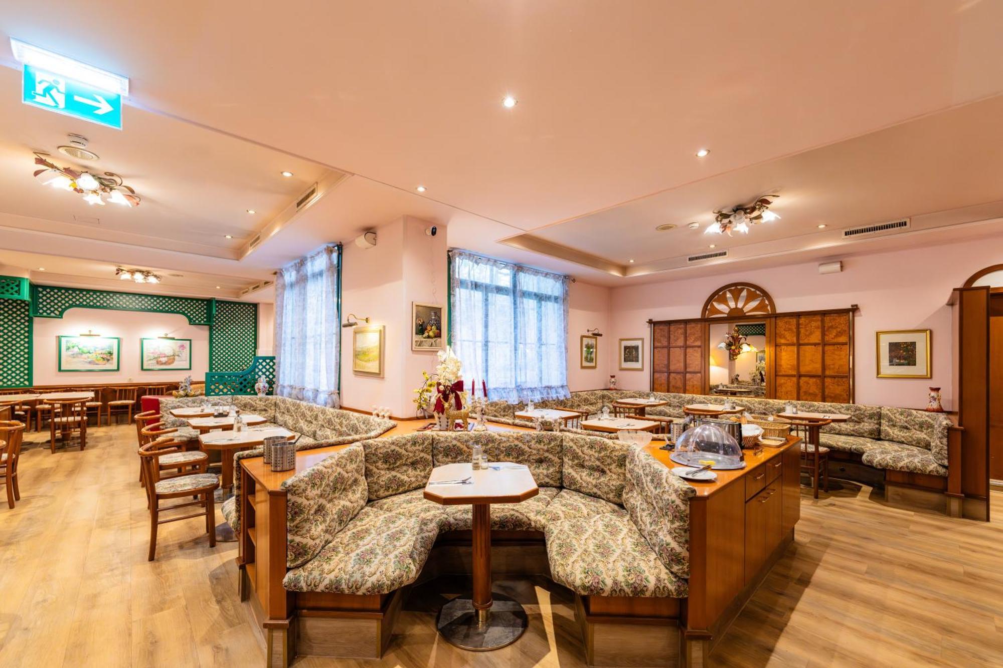 Hotel Pension Baronesse Vienna Exterior photo