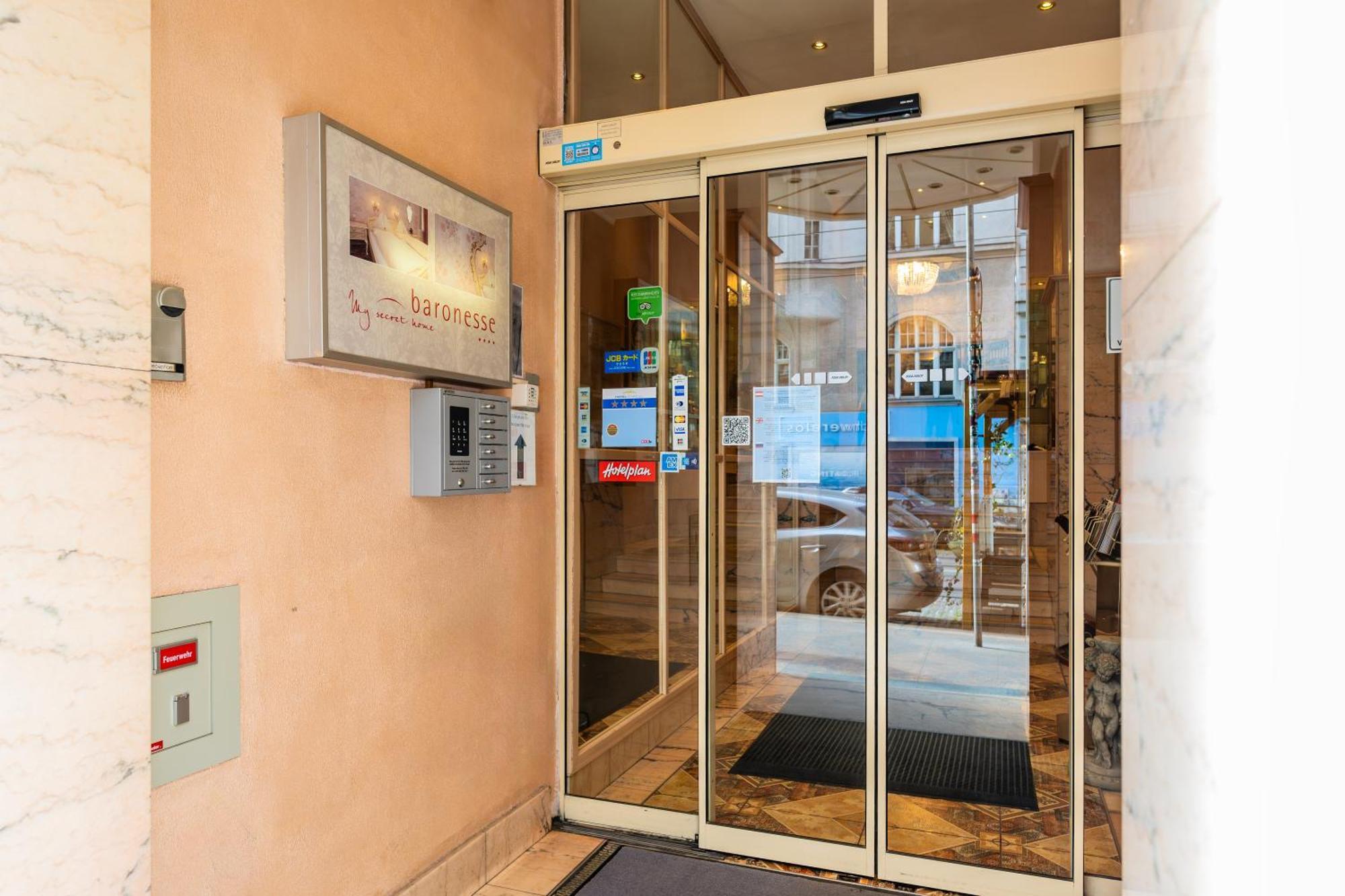 Hotel Pension Baronesse Vienna Exterior photo