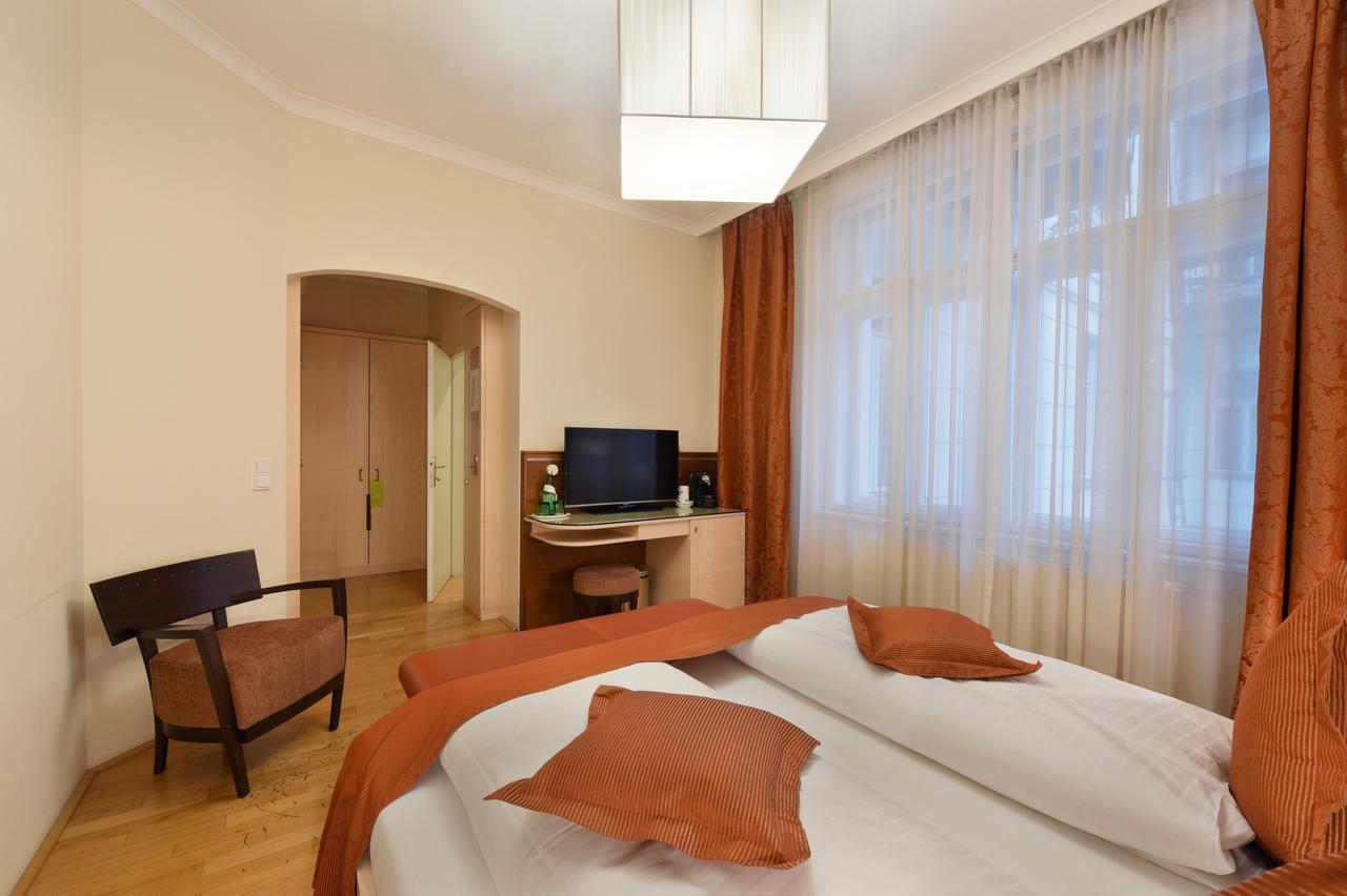 Hotel Pension Baronesse Vienna Exterior photo