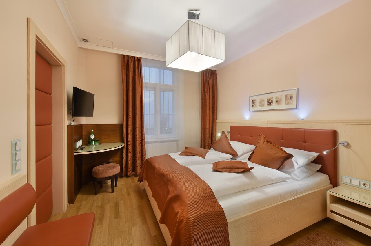 Hotel Pension Baronesse Vienna Exterior photo
