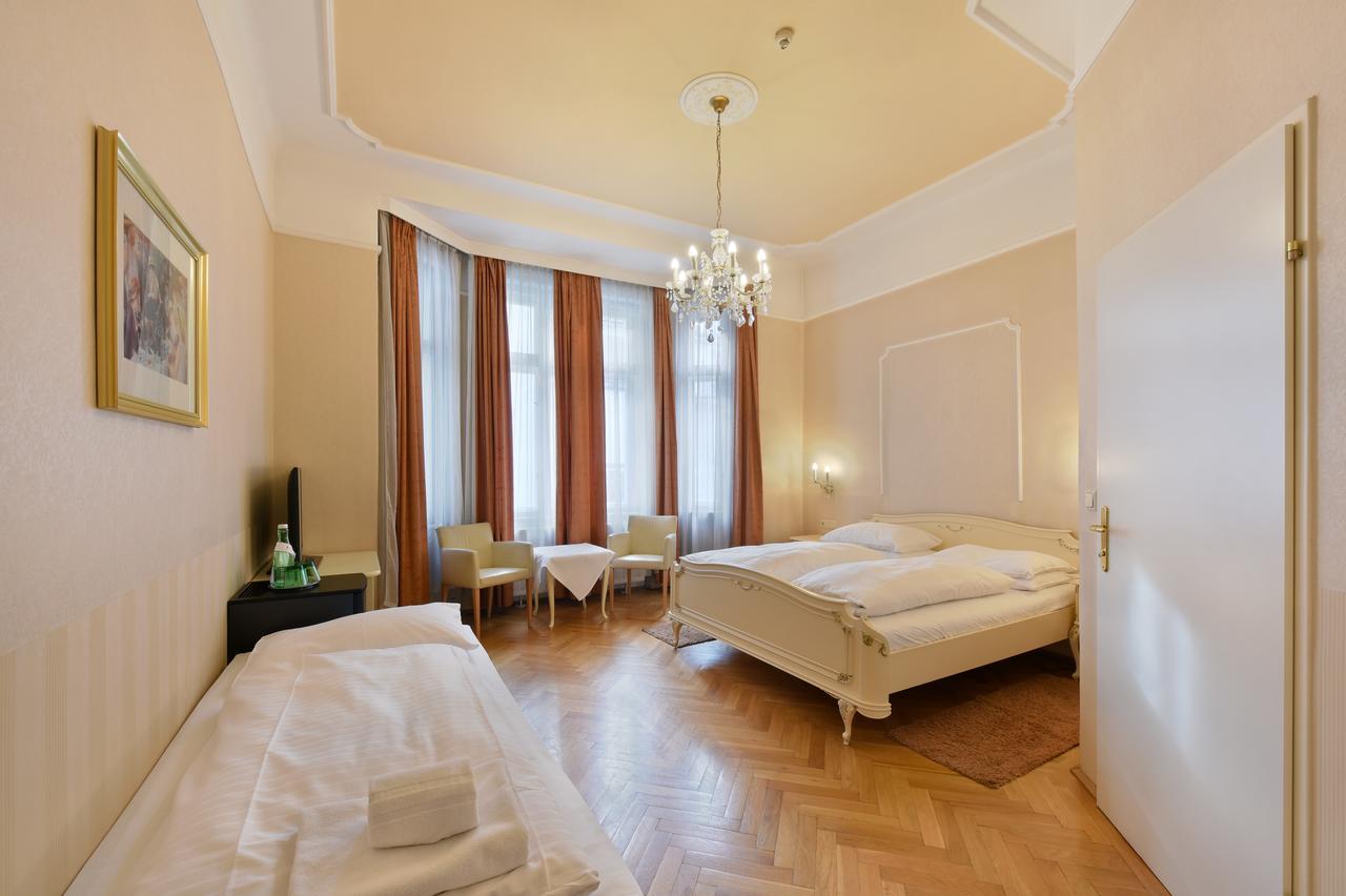 Hotel Pension Baronesse Vienna Exterior photo