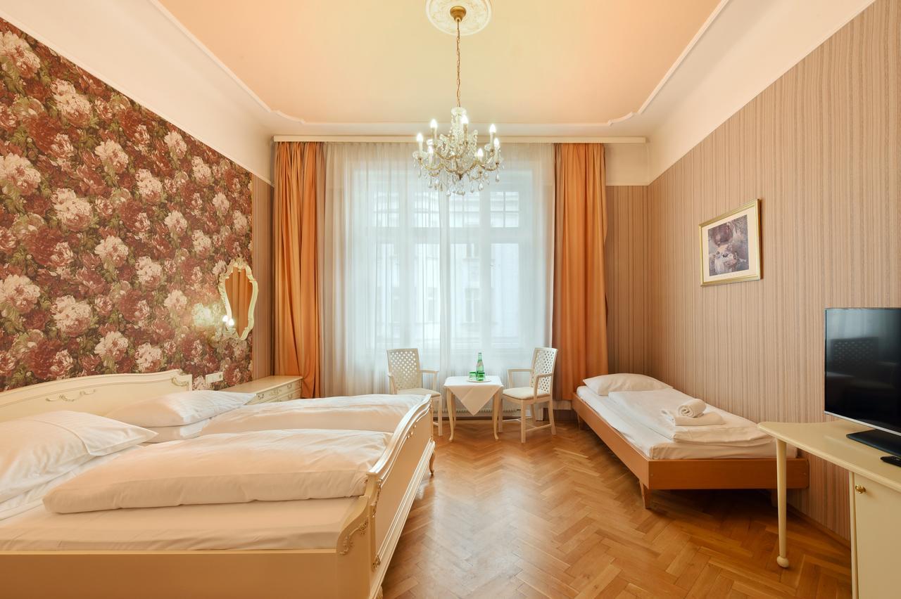 Hotel Pension Baronesse Vienna Exterior photo