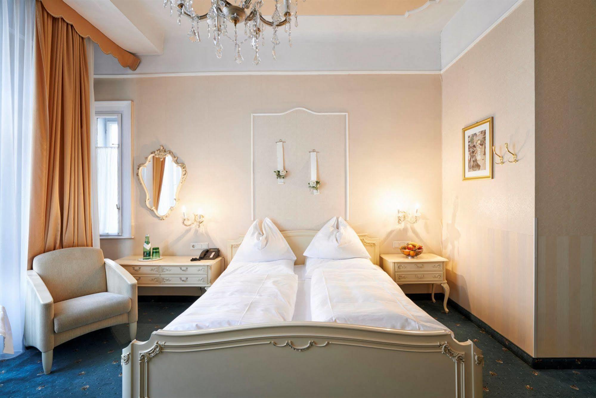Hotel Pension Baronesse Vienna Exterior photo